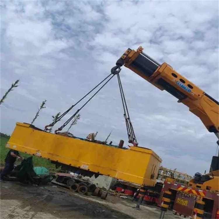 钦南吊车吊集装箱需要多少钱